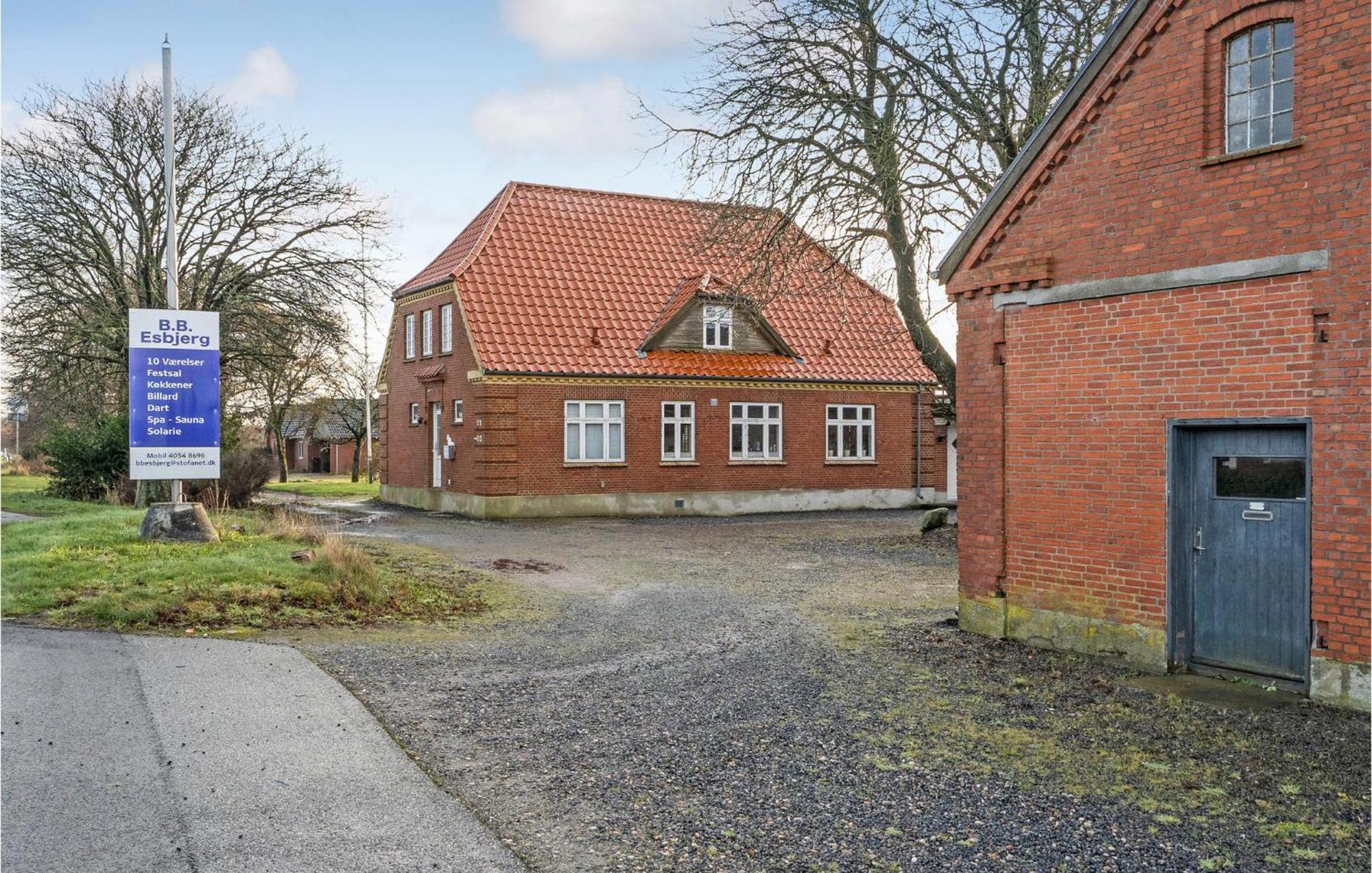 Gorgeous Apartment In Esbjerg V With Kitchen Exterior foto