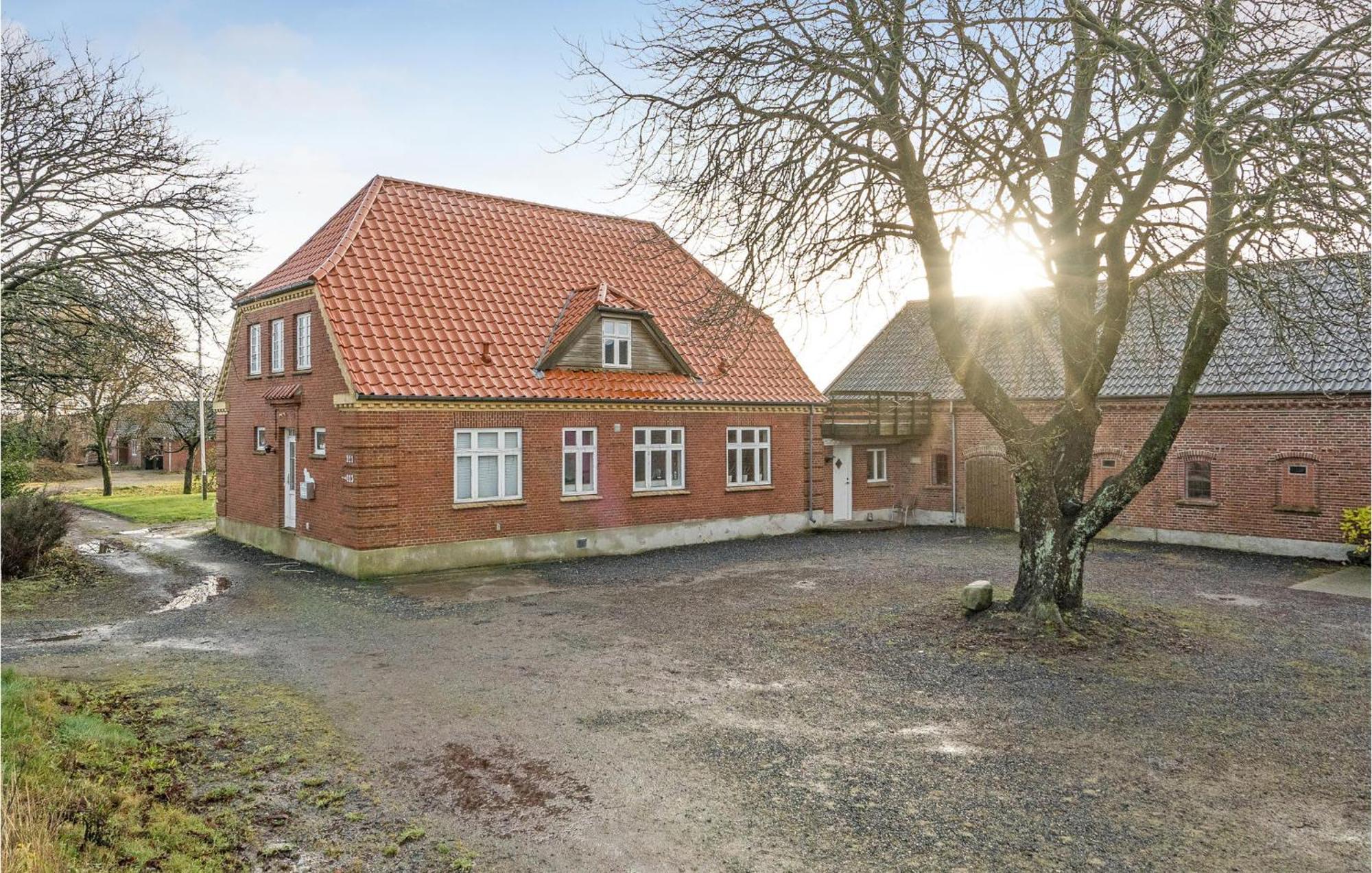 Gorgeous Apartment In Esbjerg V With Kitchen Exterior foto